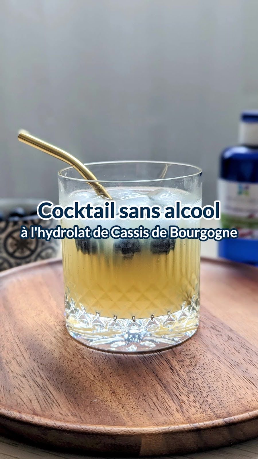 Non-Alcoholic Cocktail with Blackcurrant Hydrosol from Burgundy